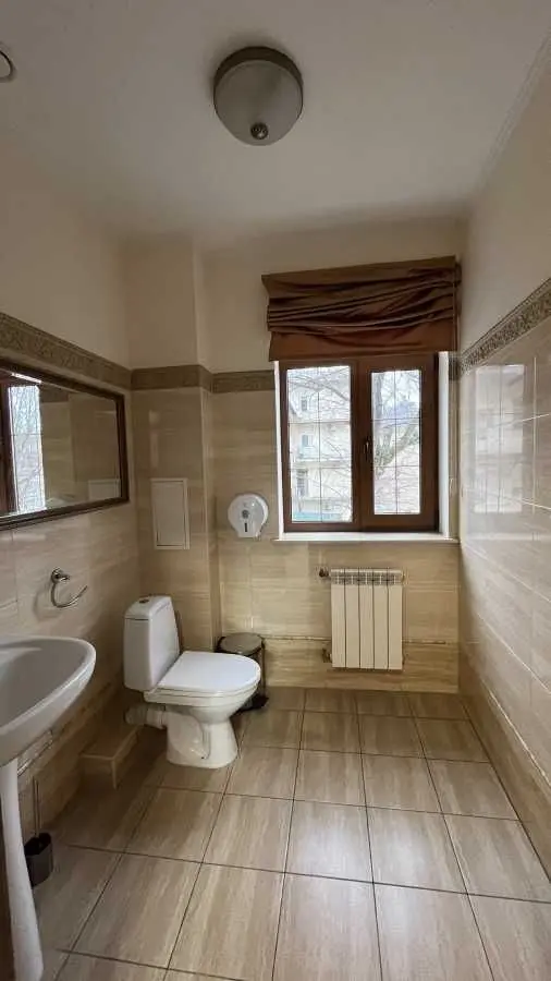 Фото Продаю офіс, 500 кв. м, Володимирська вул.  Київ, ціна: 1500000 USD, код 8513