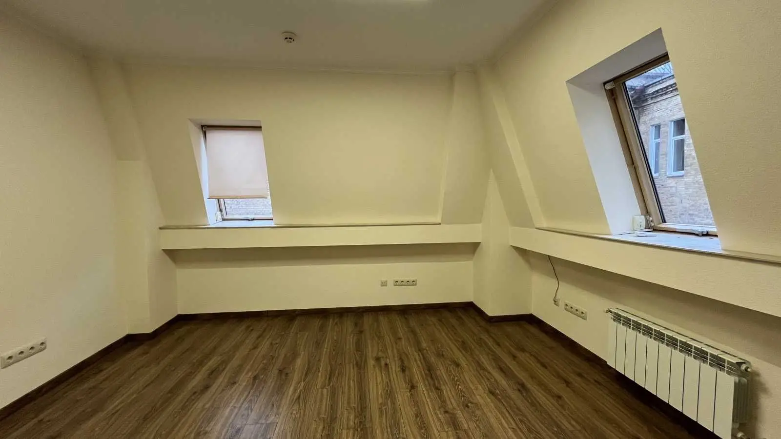 Фото Продаю офіс, 500 кв. м, Володимирська вул.  Київ, ціна: 1500000 USD, код 8513