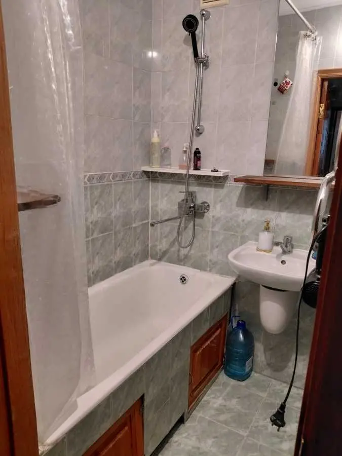 Фото Зняти 3 кімнатну квартиру, Митрополита Василя Липківського вул. (Урицького) 13 Київ в довгострокову оренду, ціна: 19000 UAH, код 8523