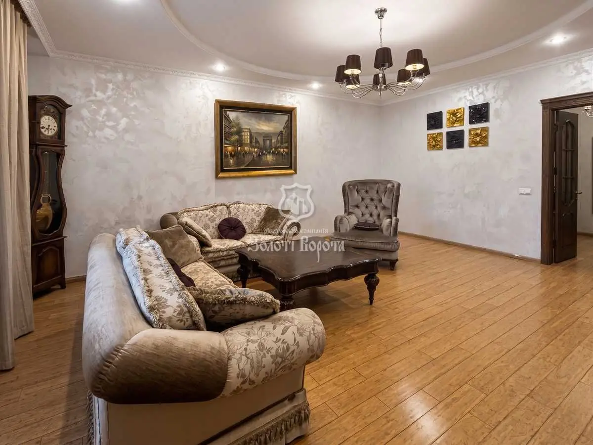 Фото Продаю 3-комнатную квартиру, 136 кв. м, Вышгородская ул. 45/2 Киев, цена: 215000 USD, код 8528