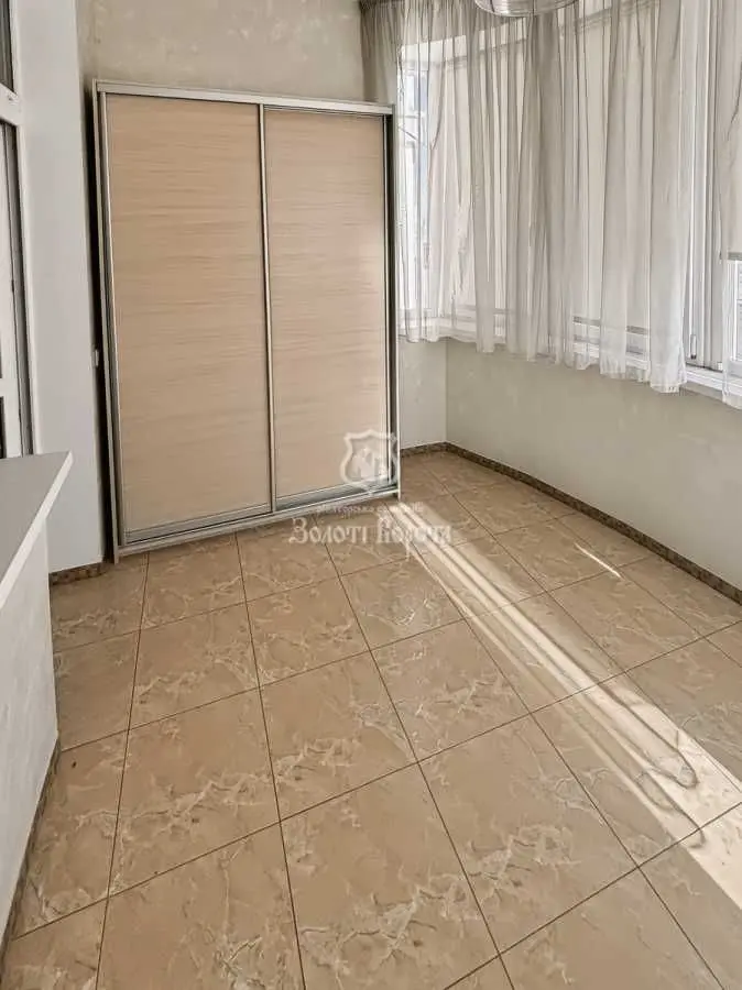 Фото Продаю 3-комнатную квартиру, 136 кв. м, Вышгородская ул. 45/2 Киев, цена: 215000 USD, код 8528