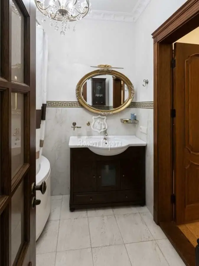 Фото Продаю 3-комнатную квартиру, 136 кв. м, Вышгородская ул. 45/2 Киев, цена: 215000 USD, код 8528