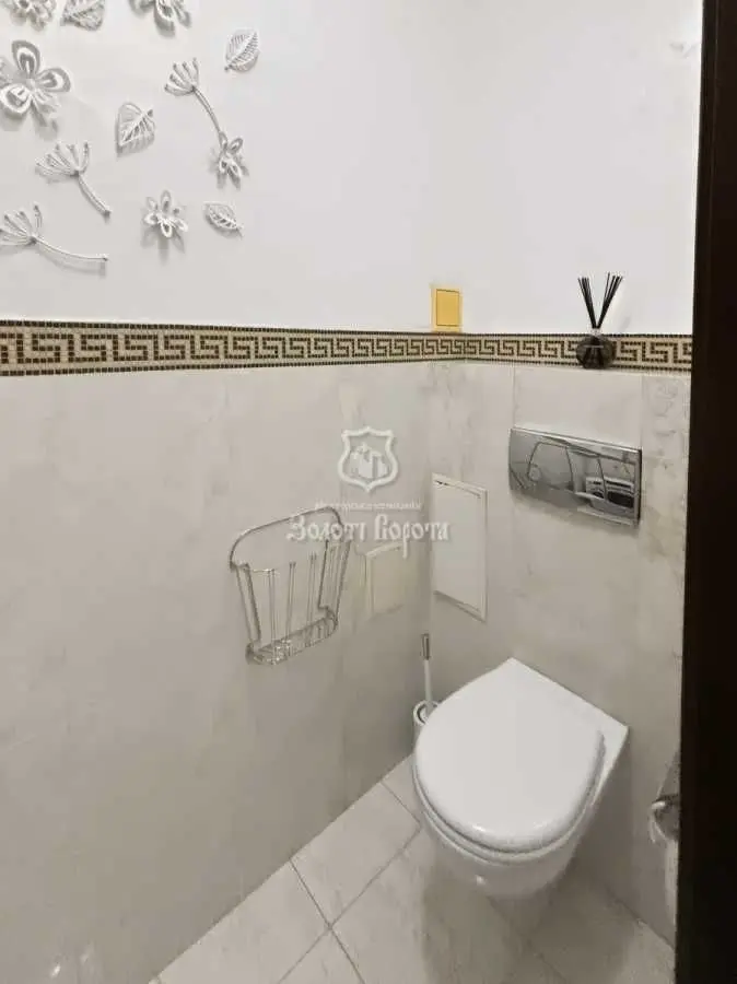 Фото Продаю 3-комнатную квартиру, 136 кв. м, Вышгородская ул. 45/2 Киев, цена: 215000 USD, код 8528