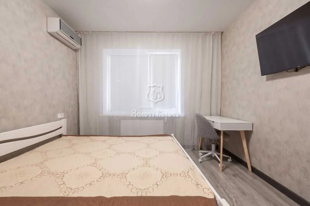 Фото Selling a 2-room apartment, 57 sq.m., Zamiska street  Kriukivshchyna, price: 80000 USD, code 8530