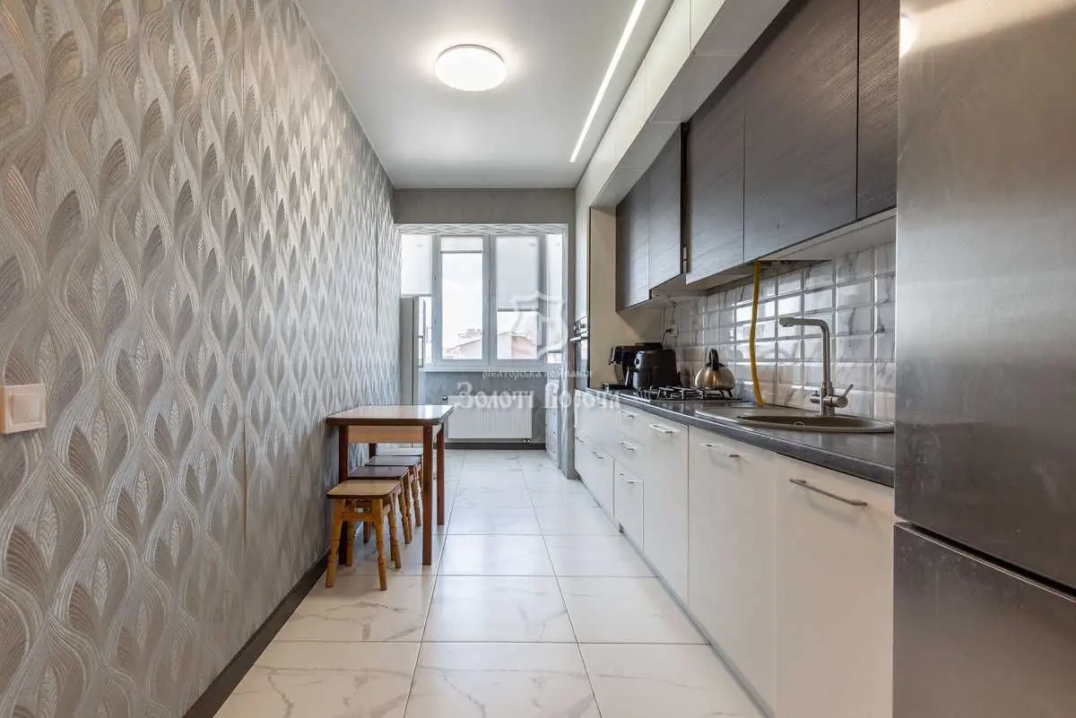 Фото Selling a 2-room apartment, 57 sq.m., Zamiska street  Kriukivshchyna, price: 80000 USD, code 8530