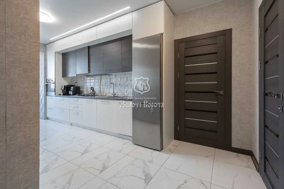 Фото Selling a 2-room apartment, 57 sq.m., Zamiska street  Kriukivshchyna, price: 80000 USD, code 8530