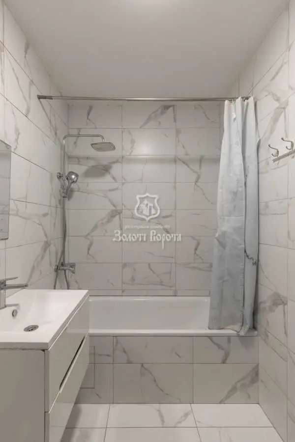 Фото Selling a 2-room apartment, 57 sq.m., Zamiska street  Kriukivshchyna, price: 80000 USD, code 8530