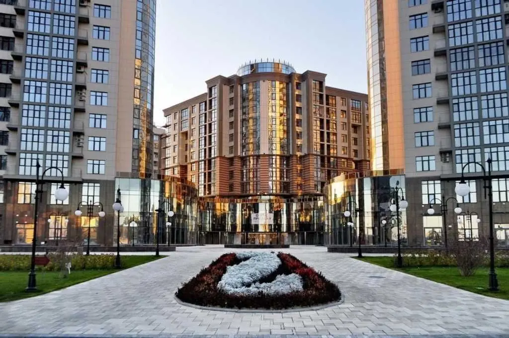 Фото Selling a 2-room apartment, 70.8 sq.m., Andriia Verkhohliada Street (Mykhaila Drahomyrova Street)  Kyiv, price: 207000 USD, code 8535