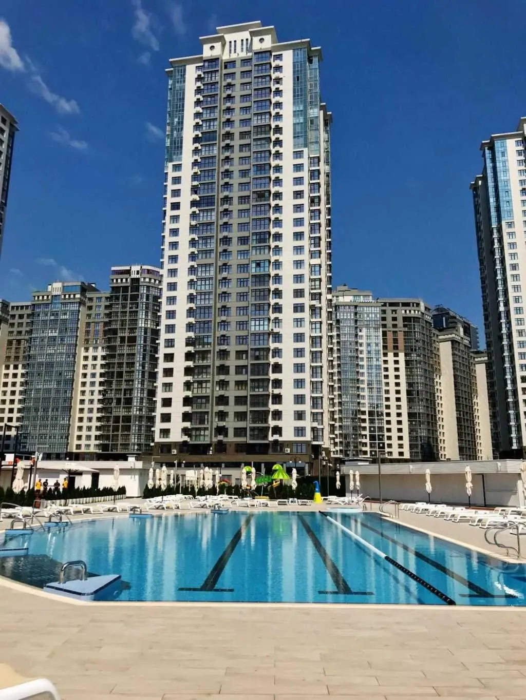 Фото Selling a 2-room apartment, 70.76 sq.m., Andriia Verkhohliada Street (Mykhaila Drahomyrova Street)  Kyiv, price: 205000 USD, code 8536