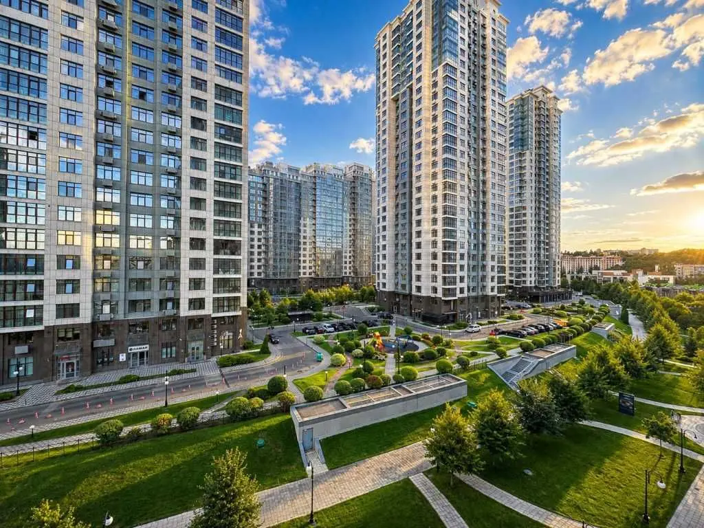 Фото Selling a 2-room apartment, 70.76 sq.m., Andriia Verkhohliada Street (Mykhaila Drahomyrova Street)  Kyiv, price: 205000 USD, code 8536