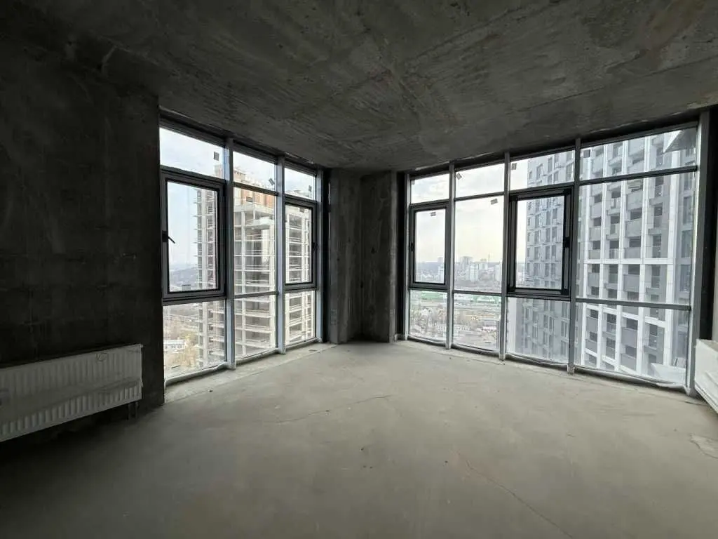 Фото Selling a 2-room apartment, 82.9 sq.m., Andriia Verkhohliada Street (Mykhaila Drahomyrova Street)  Kyiv, price: 254000 USD, code 8537