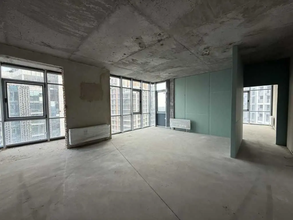Фото Selling a 2-room apartment, 82.9 sq.m., Andriia Verkhohliada Street (Mykhaila Drahomyrova Street)  Kyiv, price: 254000 USD, code 8537