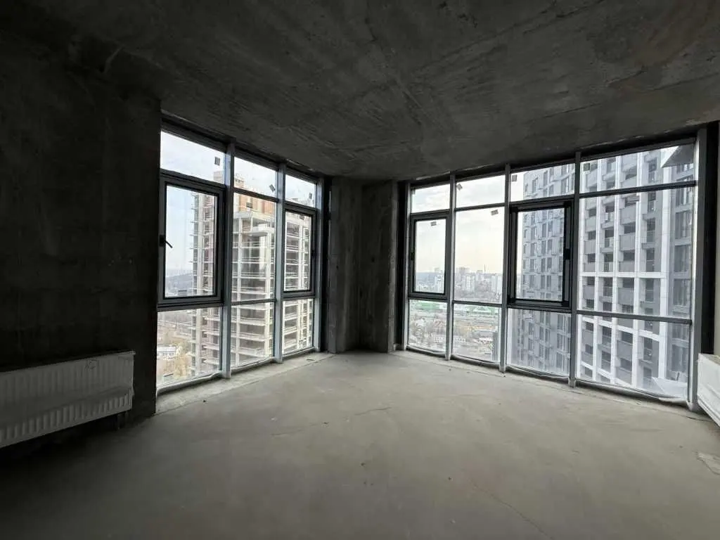 Фото Selling a 2-room apartment, 82.9 sq.m., Andriia Verkhohliada Street (Mykhaila Drahomyrova Street)  Kyiv, price: 254000 USD, code 8537