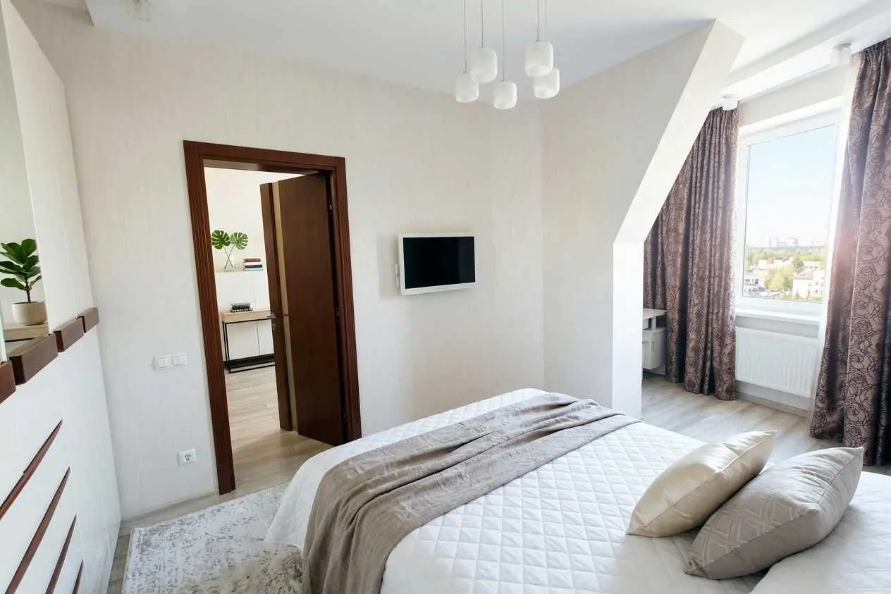 Фото Rent a 3-room apartment, 10а Dnipro for long-term rent, price: 1500 USD, code 8544
