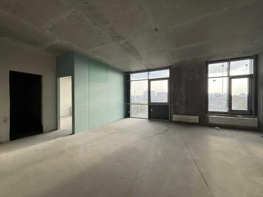 Фото Selling a 2-room apartment, 81 sq.m., Andriia Verkhohliada Street (Mykhaila Drahomyrova Street)  Kyiv, price: 248000 USD, code 8545