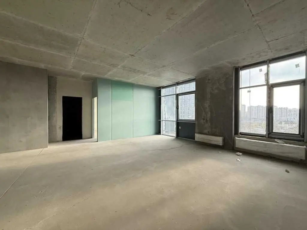 Фото Selling a 2-room apartment, 81 sq.m., Andriia Verkhohliada Street (Mykhaila Drahomyrova Street)  Kyiv, price: 248000 USD, code 8545