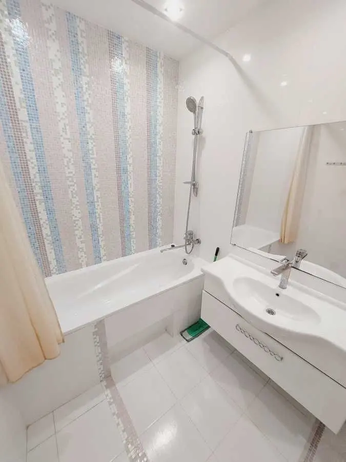 Фото Зняти 1 кімнатну квартиру, Краківська вул.  Київ в довгострокову оренду, ціна: 15500 UAH, код 8554