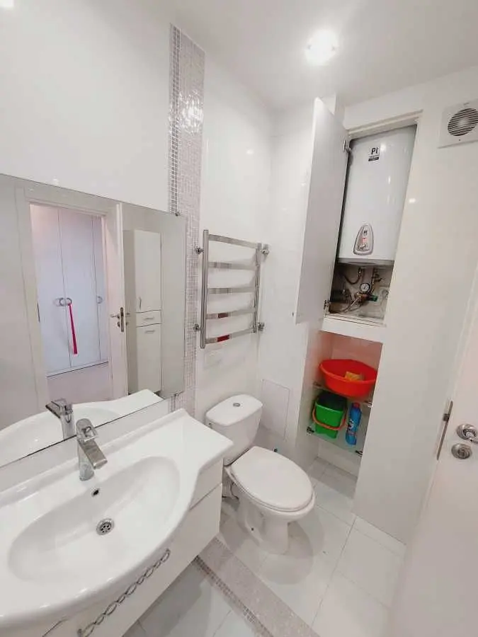 Фото Зняти 1 кімнатну квартиру, Краківська вул.  Київ в довгострокову оренду, ціна: 15500 UAH, код 8554