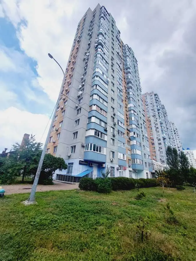 Фото Зняти 1 кімнатну квартиру, Краківська вул.  Київ в довгострокову оренду, ціна: 15500 UAH, код 8554