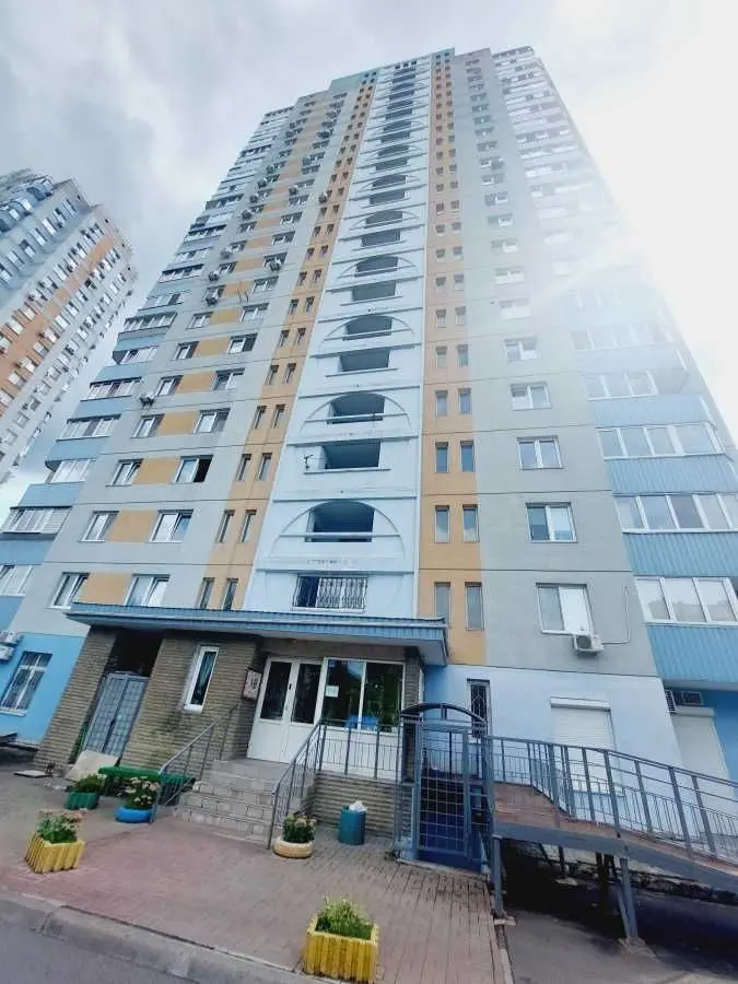 Фото Зняти 1 кімнатну квартиру, Краківська вул.  Київ в довгострокову оренду, ціна: 15500 UAH, код 8554