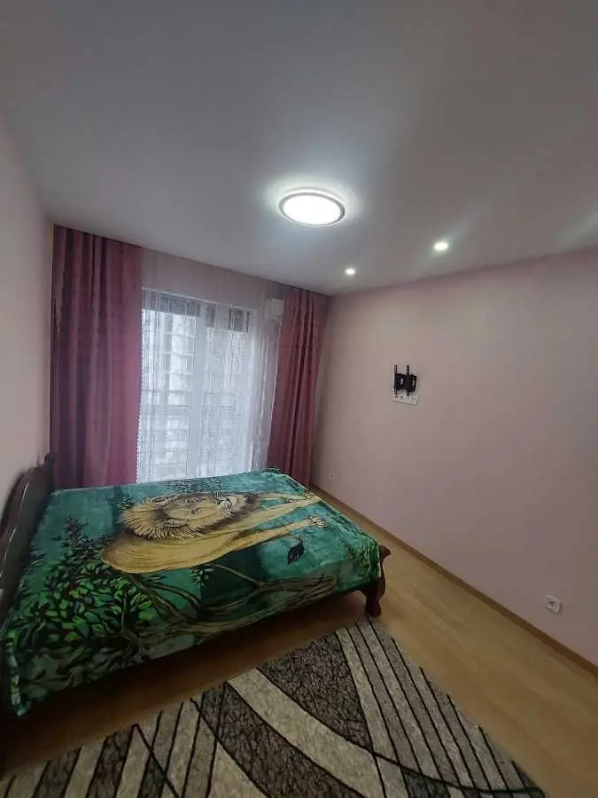 Фото Зняти 3 кімнатну квартиру, Метрологічна вул.  Київ в довгострокову оренду, ціна: 27000 UAH, код 8555
