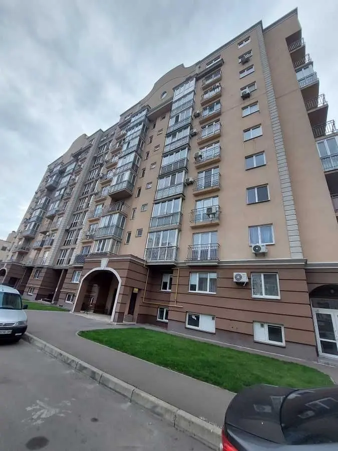 Фото Зняти 3 кімнатну квартиру, Метрологічна вул.  Київ в довгострокову оренду, ціна: 27000 UAH, код 8555