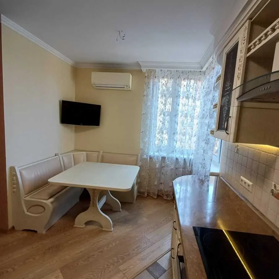 Фото Продаю 3-комнатную квартиру, 103.7 кв. м, Михайла Дерегуса ул.  Киев, цена: 228000 USD, код 8556