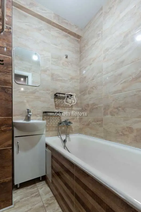 Фото Selling a 2-room apartment, 46.6 sq.m., Ivana Vyhovskoho street (Marshala Hrechka Street) 24в Kyiv, price: 75000 USD, code 8562