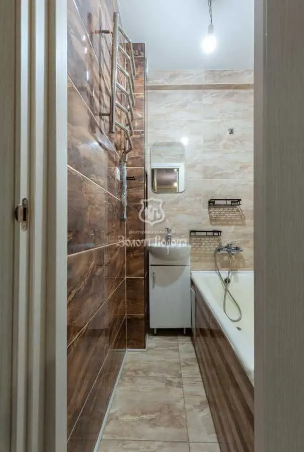 Фото Selling a 2-room apartment, 46.6 sq.m., Ivana Vyhovskoho street (Marshala Hrechka Street) 24в Kyiv, price: 75000 USD, code 8562