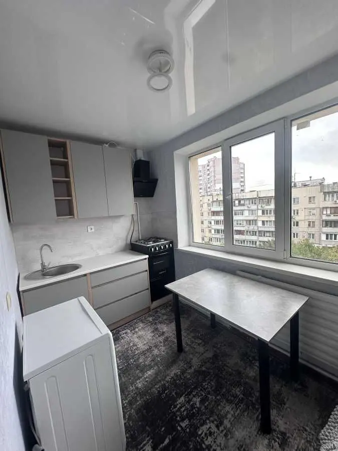 Фото Зняти 1 кімнатну квартиру, Маршала Рокосовського просп. 2 Київ в довгострокову оренду, ціна: 15000 UAH, код 8577