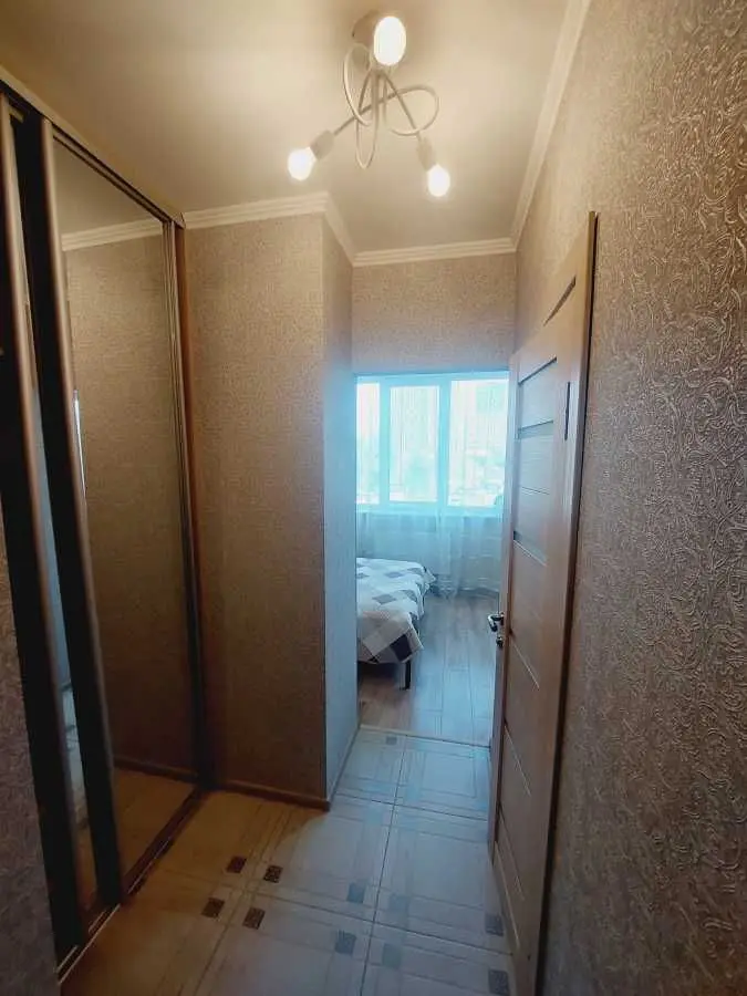Фото Зняти 1 кімнатну квартиру, Малопідвальна вул.  Київ в довгострокову оренду, ціна: 15000 UAH, код 8578