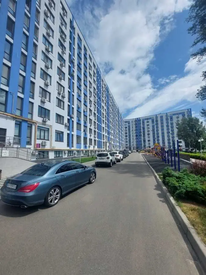 Фото Зняти 1 кімнатну квартиру, Малопідвальна вул.  Київ в довгострокову оренду, ціна: 15000 UAH, код 8578
