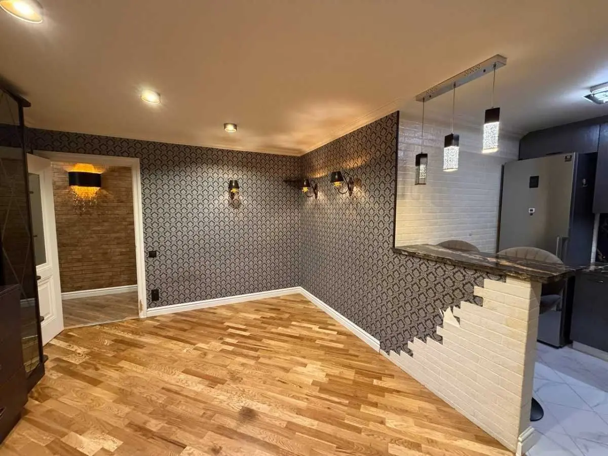 Фото Продаю офис, 45 кв. м, Деревлянская ул. (Якира)  Киев, цена: 70000 USD, код 8579