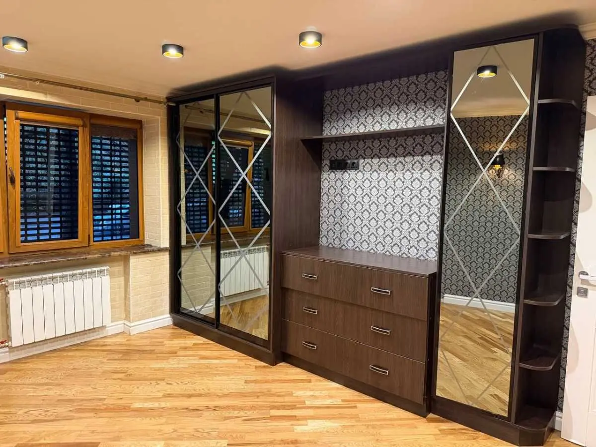 Фото Продаю офис, 45 кв. м, Деревлянская ул. (Якира)  Киев, цена: 70000 USD, код 8579
