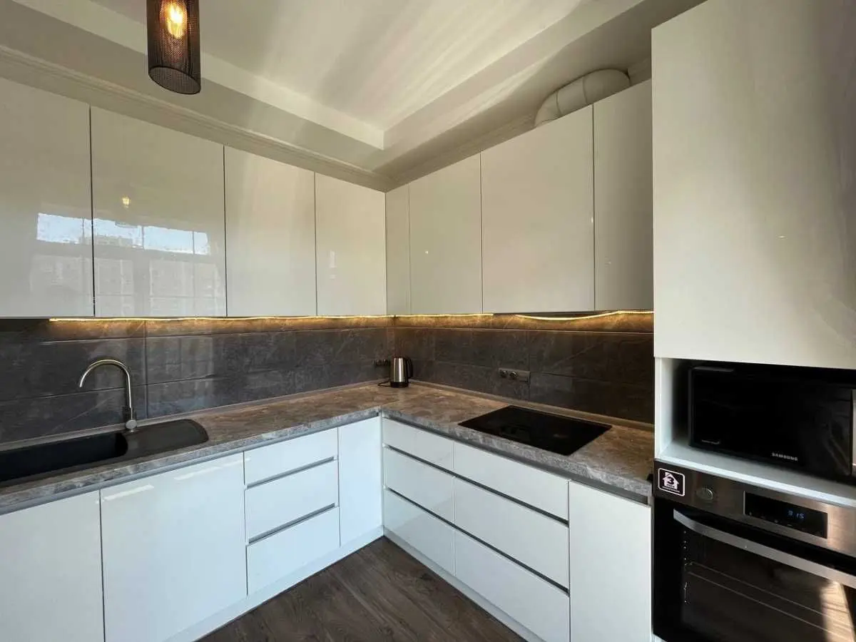 Фото Selling a 1-room apartment, 68 sq.m., Mykhaila Maksymovycha Street (Onufriia Trutenka Street) 28 Kyiv, price: 116500 USD, code 8585