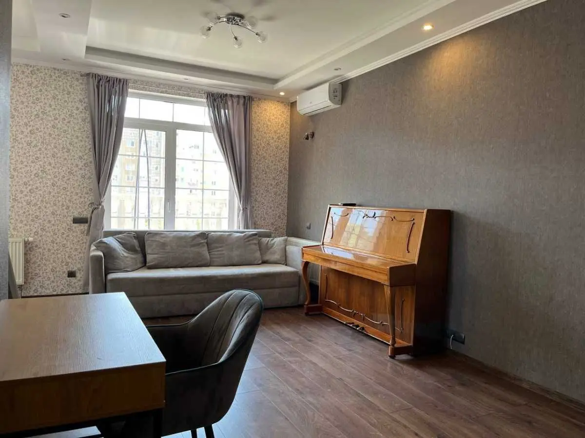 Фото Selling a 1-room apartment, 68 sq.m., Mykhaila Maksymovycha Street (Onufriia Trutenka Street) 28 Kyiv, price: 116500 USD, code 8585