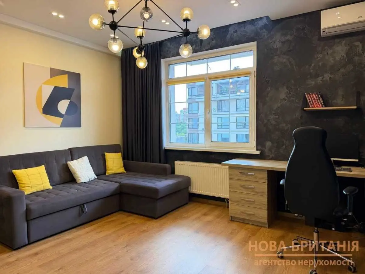 Фото Selling a 1-room apartment, 43.4 sq.m., Mykhaila Maksymovycha Street (Onufriia Trutenka Street)  Kyiv, price: 115000 USD, code 8586