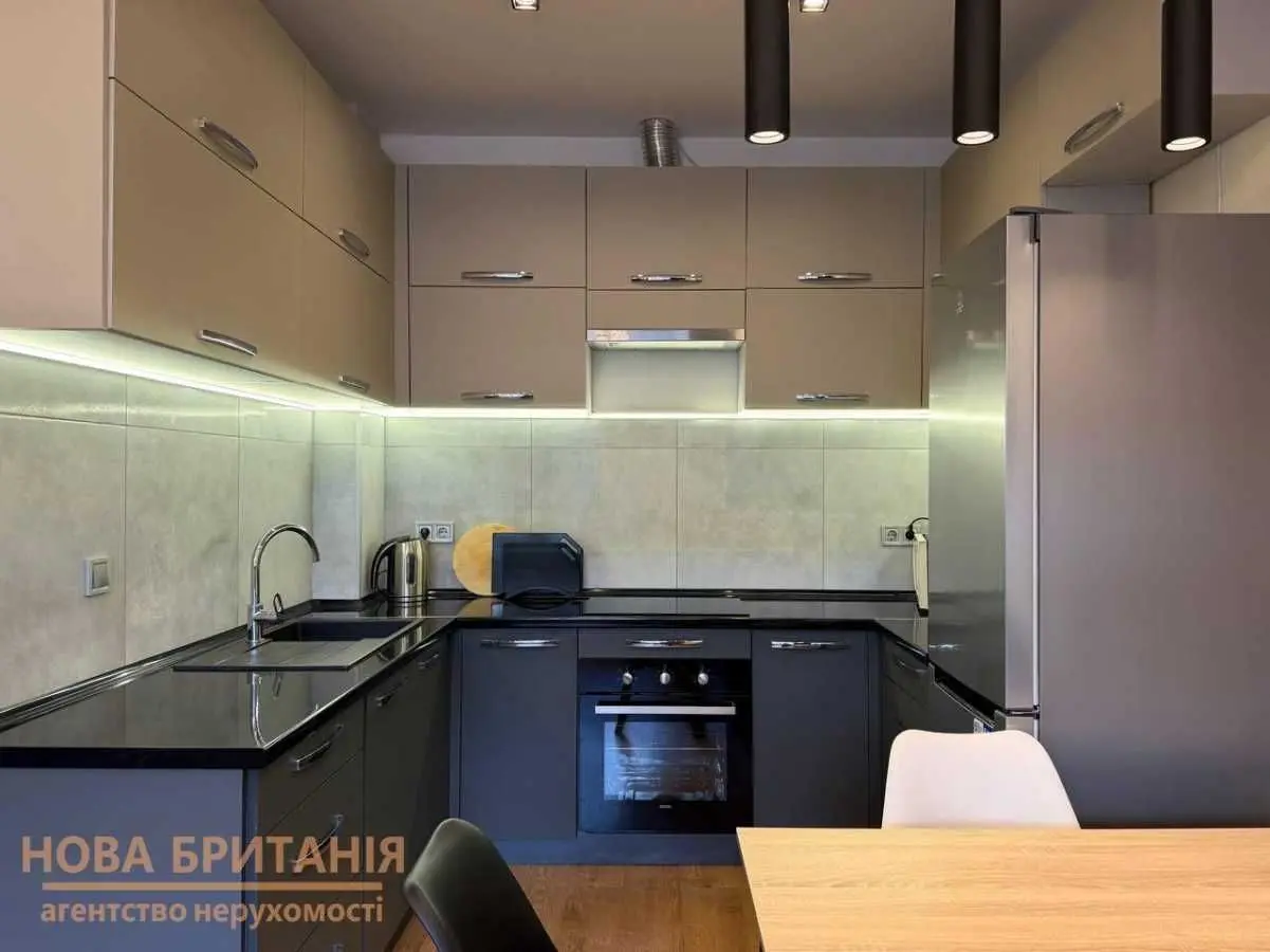 Фото Selling a 1-room apartment, 43.4 sq.m., Mykhaila Maksymovycha Street (Onufriia Trutenka Street)  Kyiv, price: 115000 USD, code 8586