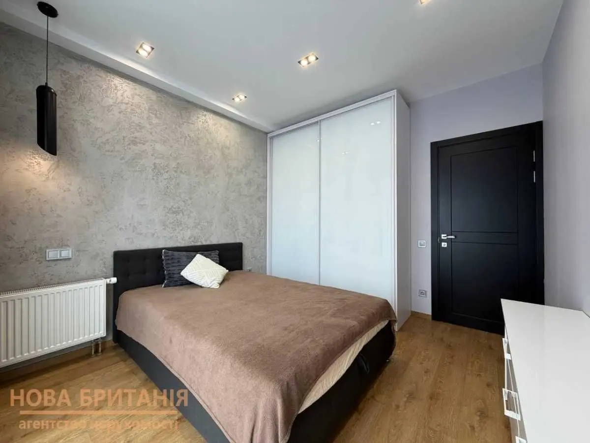 Фото Selling a 1-room apartment, 43.4 sq.m., Mykhaila Maksymovycha Street (Onufriia Trutenka Street)  Kyiv, price: 115000 USD, code 8586