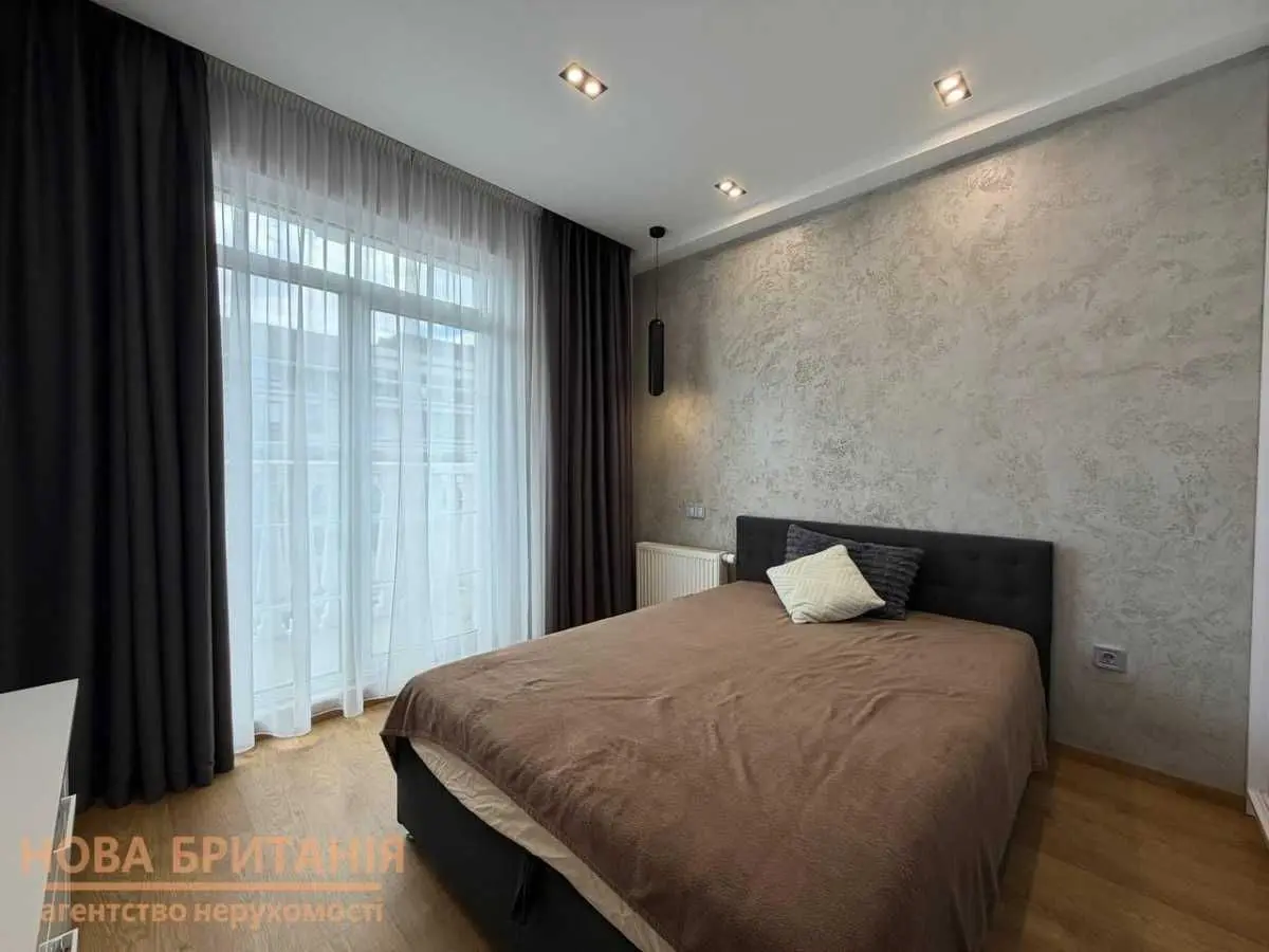 Фото Selling a 1-room apartment, 43.4 sq.m., Mykhaila Maksymovycha Street (Onufriia Trutenka Street)  Kyiv, price: 115000 USD, code 8586