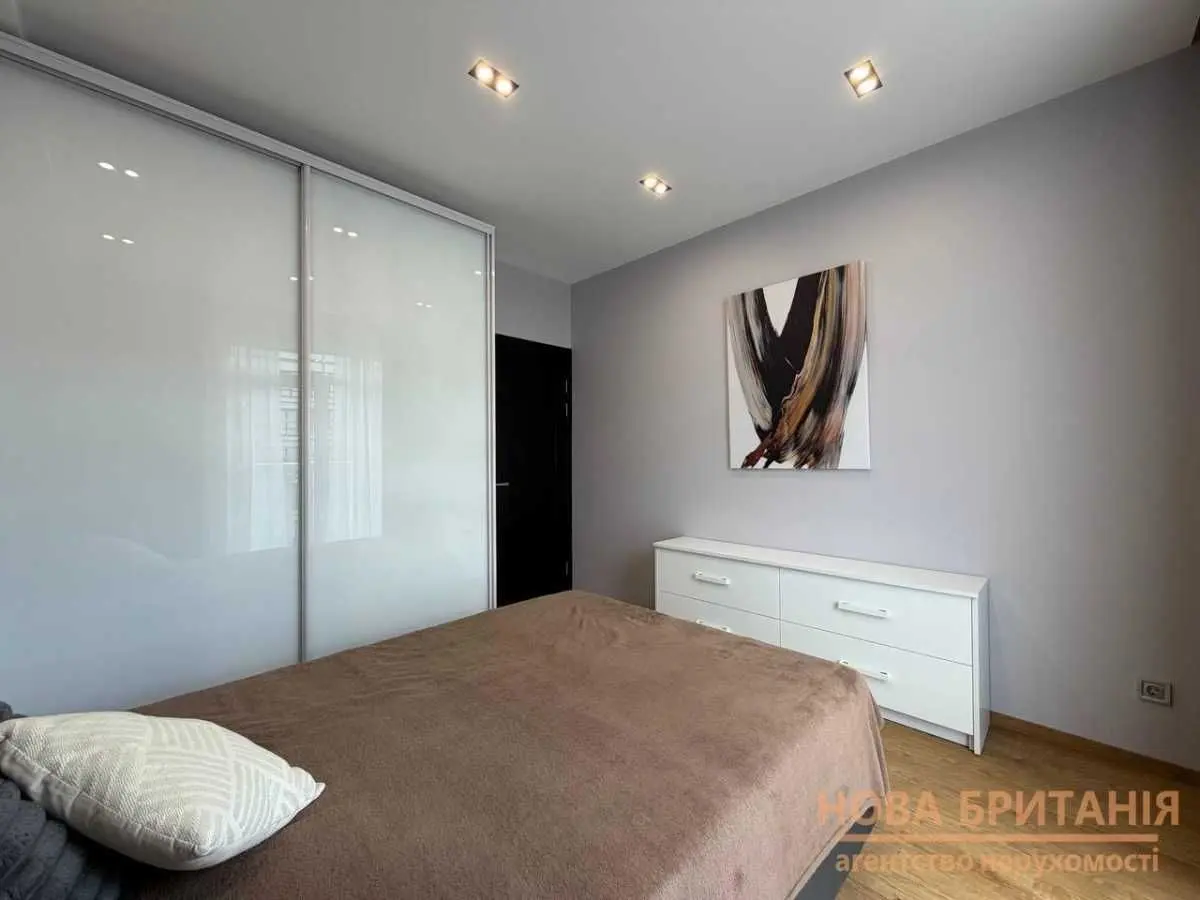 Фото Selling a 1-room apartment, 43.4 sq.m., Mykhaila Maksymovycha Street (Onufriia Trutenka Street)  Kyiv, price: 115000 USD, code 8586