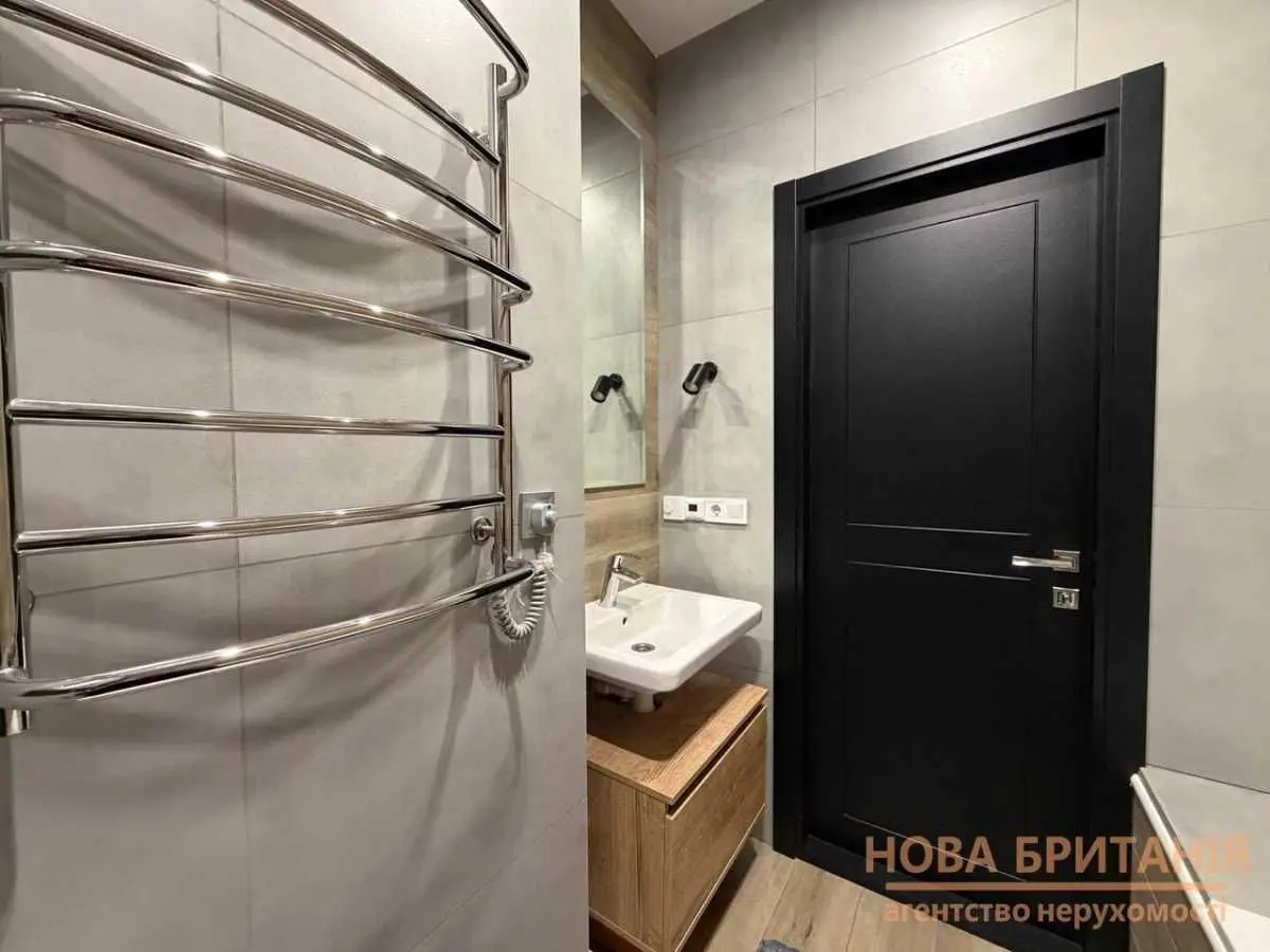 Фото Selling a 1-room apartment, 43.4 sq.m., Mykhaila Maksymovycha Street (Onufriia Trutenka Street)  Kyiv, price: 115000 USD, code 8586