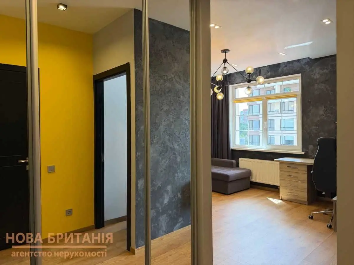 Фото Selling a 1-room apartment, 43.4 sq.m., Mykhaila Maksymovycha Street (Onufriia Trutenka Street)  Kyiv, price: 115000 USD, code 8586