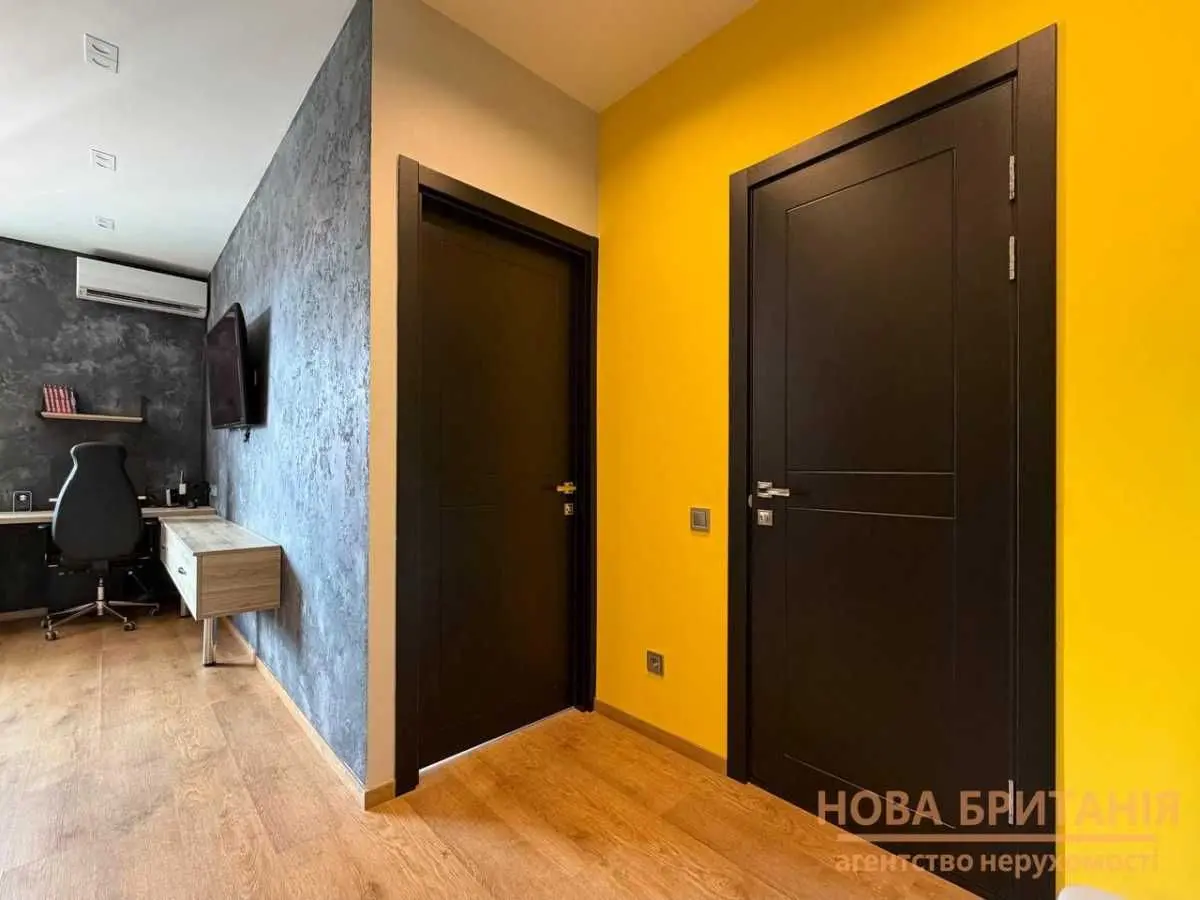 Фото Selling a 1-room apartment, 43.4 sq.m., Mykhaila Maksymovycha Street (Onufriia Trutenka Street)  Kyiv, price: 115000 USD, code 8586