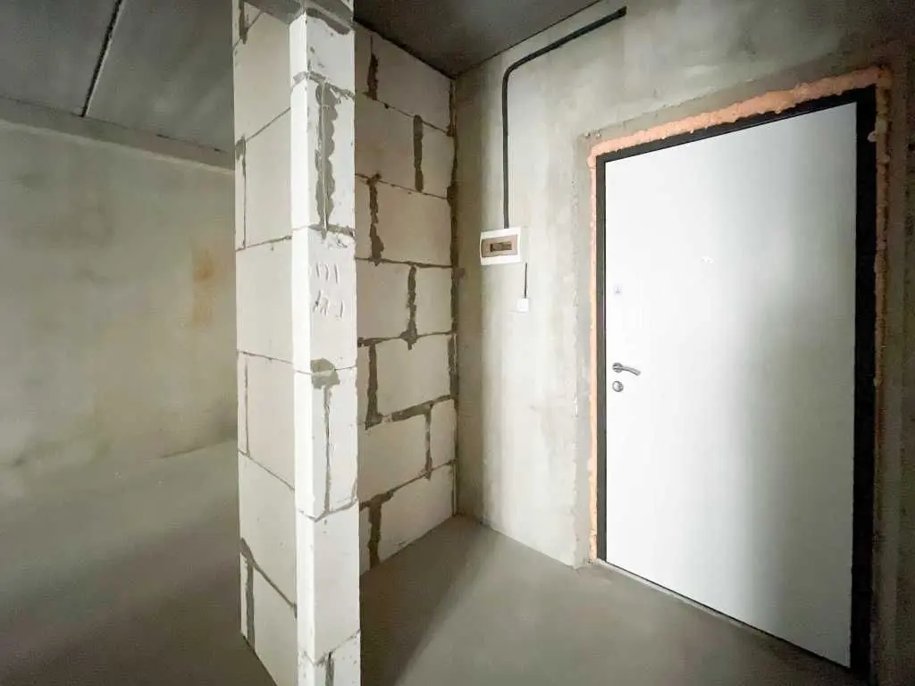 Фото Selling a 1-room apartment, 41 sq.m., Mykhaila Maksymovycha Street (Onufriia Trutenka Street)  Kyiv, price: 65000 USD, code 8591