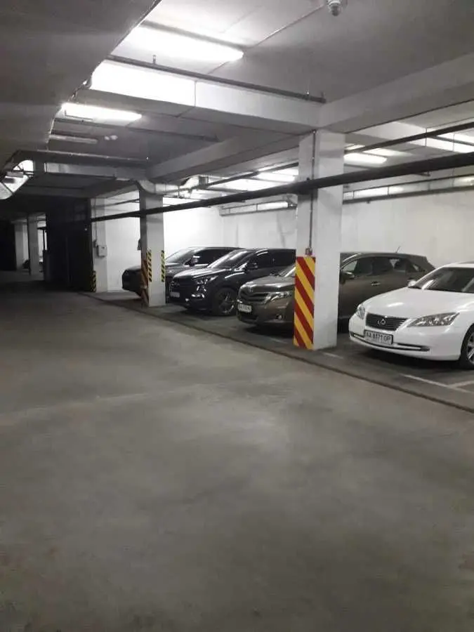 Фото Продаю паркінг, гараж, 12.4 кв. м, Олександра Мишуги вул. 10 Київ, ціна: 25000 USD, код 8601