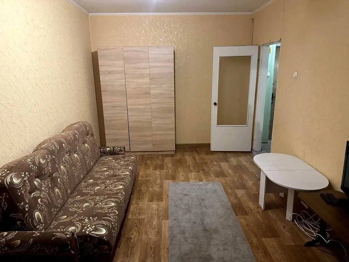 Фото Зняти 1 кімнатну квартиру, Квітневий пров. 4 Київ в довгострокову оренду, ціна: 10000 UAH, код 8606