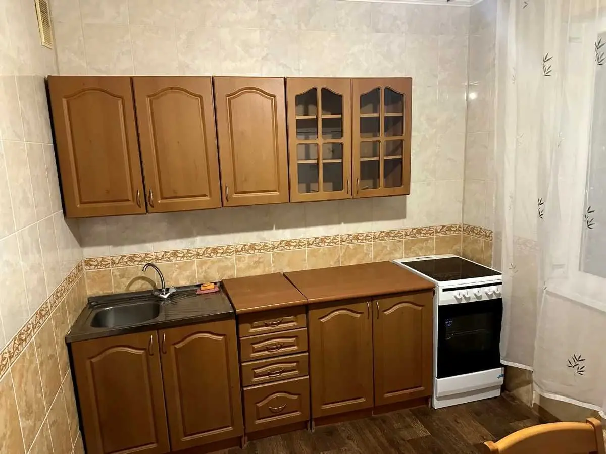 Фото Зняти 1 кімнатну квартиру, Квітневий пров. 4 Київ в довгострокову оренду, ціна: 10000 UAH, код 8606