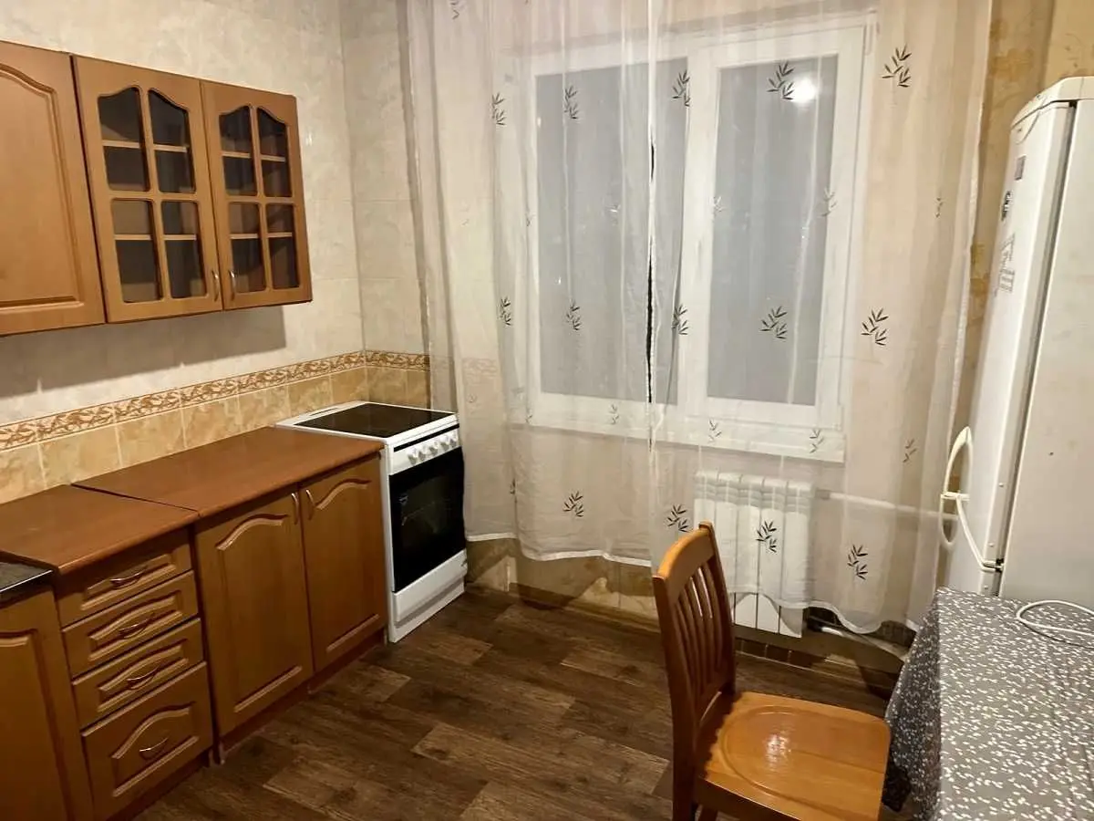 Фото Зняти 1 кімнатну квартиру, Квітневий пров. 4 Київ в довгострокову оренду, ціна: 10000 UAH, код 8606