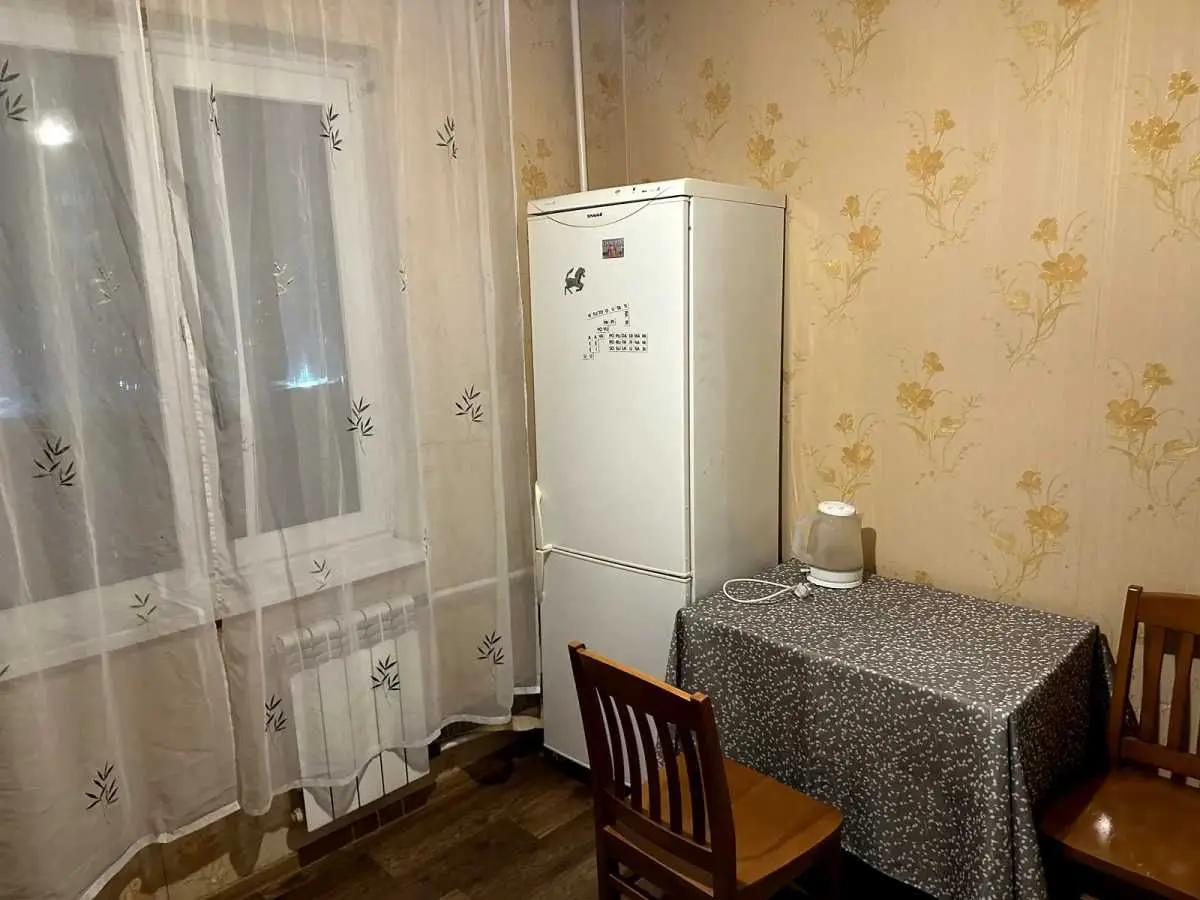 Фото Зняти 1 кімнатну квартиру, Квітневий пров. 4 Київ в довгострокову оренду, ціна: 10000 UAH, код 8606